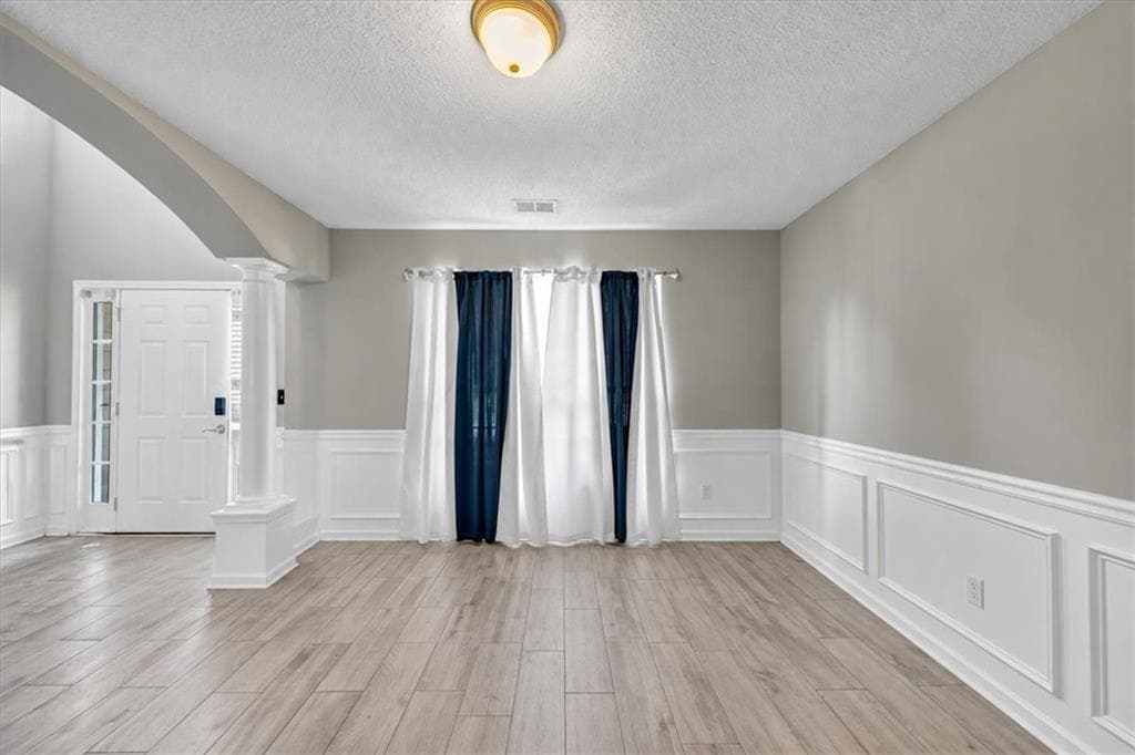 4 bedroom, 3 bathroom, 2,068 sq ft single family residence for sale at 2465 Hampton Estates Drive, Marietta, GA 30008 — photo 6