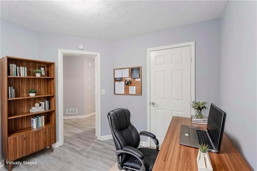 4 bedroom, 4 bathroom, 1,684 sq ft single family residence for sale at 1380 Timber Walk Drive, Loganville, GA 30052 — photo 6
