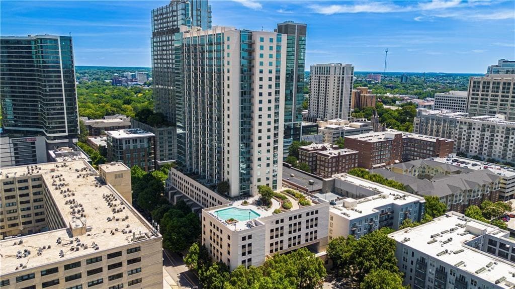 2 bedroom, 2 bathroom, 1,211 sq ft condominium for sale at 860 NE Peachtree Street 1714, Atlanta, GA 30308 — photo 2