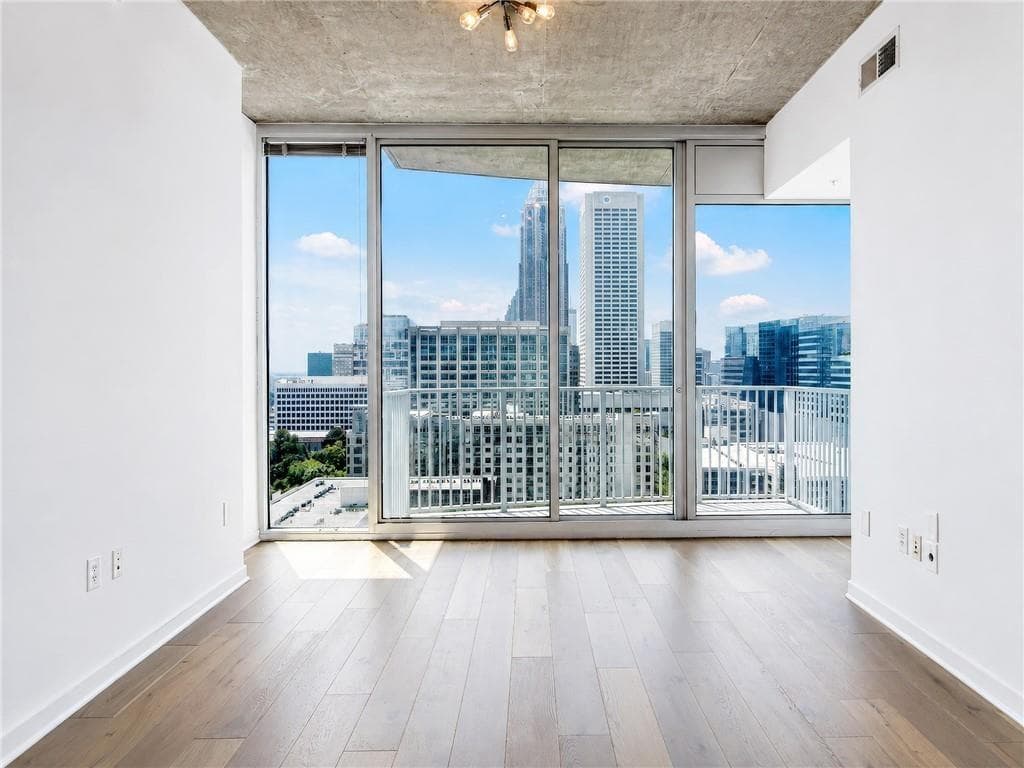 2 bedroom, 2 bathroom, 1,211 sq ft condominium for sale at 860 NE Peachtree Street 1714, Atlanta, GA 30308 — photo 5