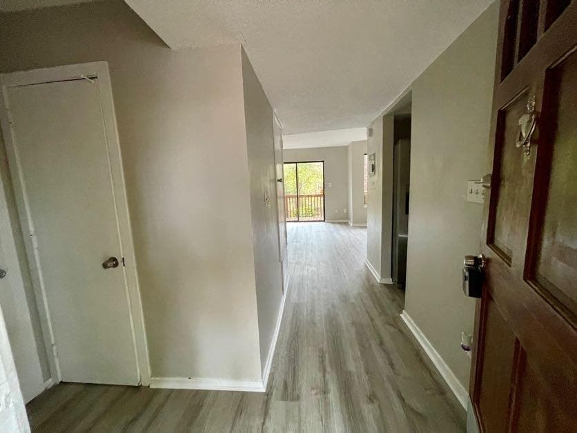 2 bedroom, 2 bathroom, 1,220 sq ft townhouse for sale at 5806 Par Four Court, Lithonia, GA 30038 — photo 2
