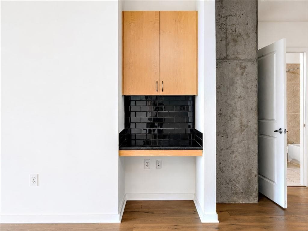 2 bedroom, 2 bathroom, 1,211 sq ft condominium for sale at 860 NE Peachtree Street 1714, Atlanta, GA 30308 — photo 9