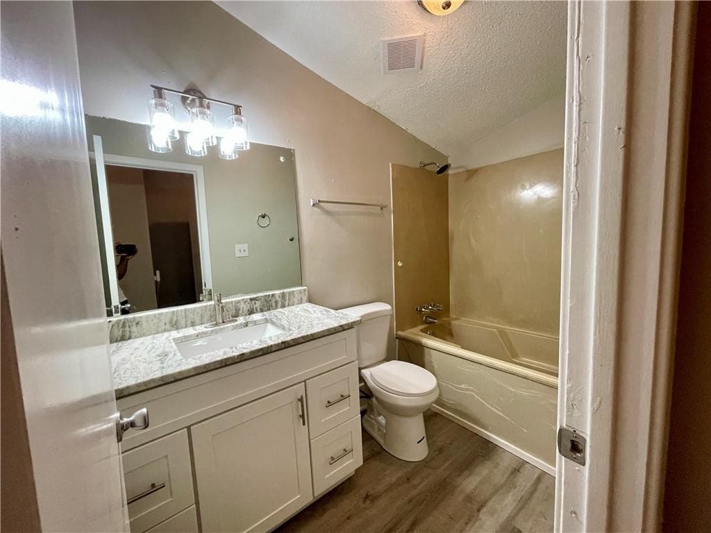 2 bedroom, 2 bathroom, 1,220 sq ft townhouse for sale at 5806 Par Four Court, Lithonia, GA 30038 — photo 10
