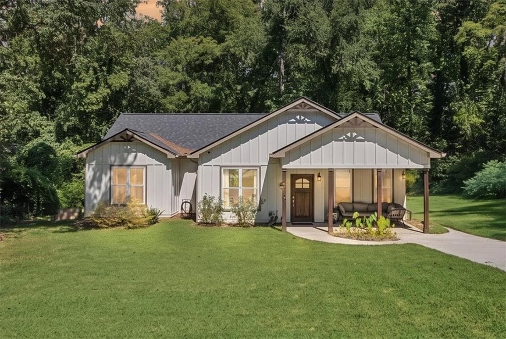 3 bedroom, 3 bathroom, 1,910 sq ft single family residence for sale at 2101 Verbena Street, Atlanta, GA 30314 — photo 1 of 32