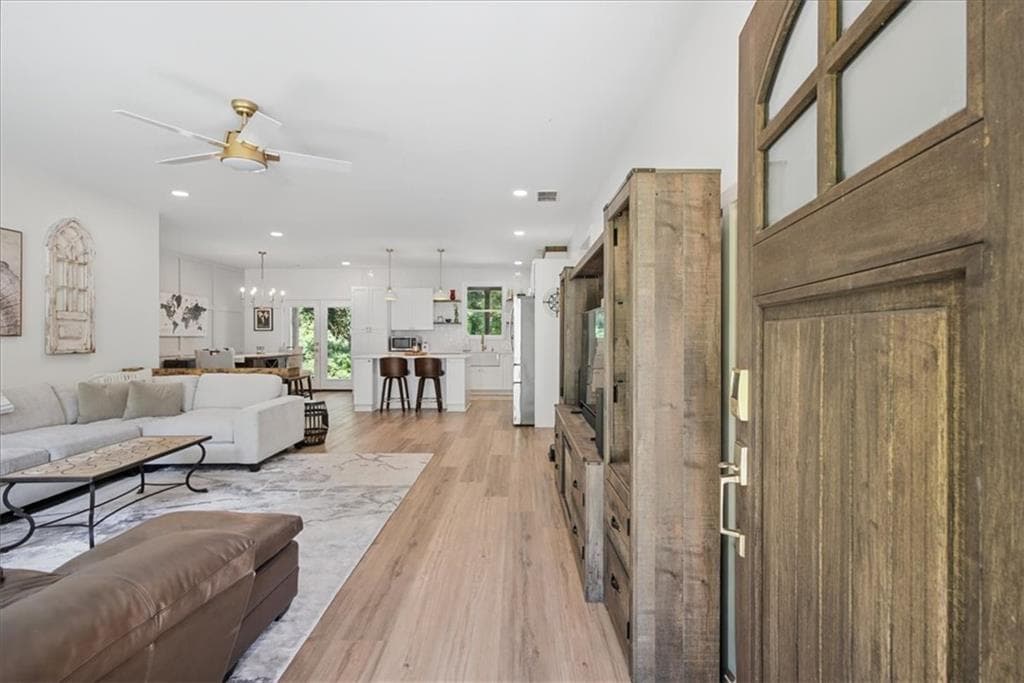 3 bedroom, 3 bathroom, 1,910 sq ft single family residence for sale at 2101 Verbena Street, Atlanta, GA 30314 — photo 5