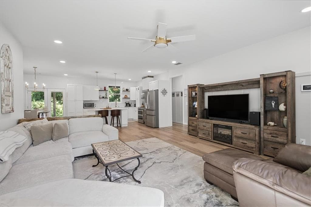 3 bedroom, 3 bathroom, 1,910 sq ft single family residence for sale at 2101 Verbena Street, Atlanta, GA 30314 — photo 8