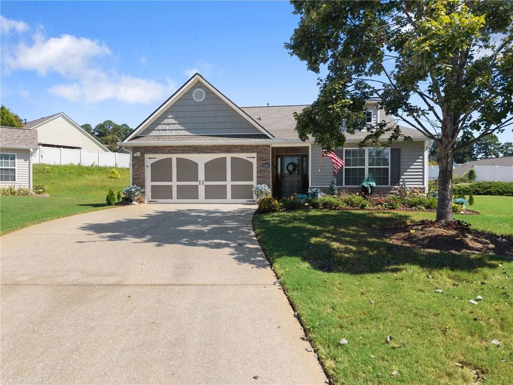 3 bedroom, 2 bathroom, 1,540 sq ft single family residence for sale at 496 Tranquil Drive, Winder, GA 30680 — photo 3