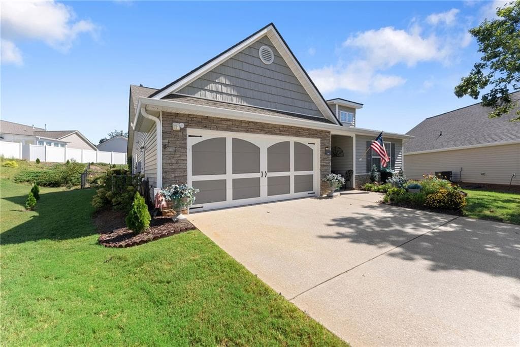 3 bedroom, 2 bathroom, 1,540 sq ft single family residence for sale at 496 Tranquil Drive, Winder, GA 30680 — photo 4