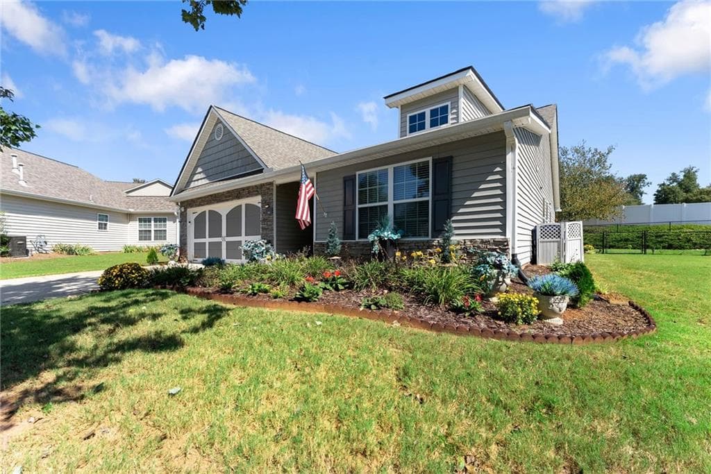 3 bedroom, 2 bathroom, 1,540 sq ft single family residence for sale at 496 Tranquil Drive, Winder, GA 30680 — photo 5