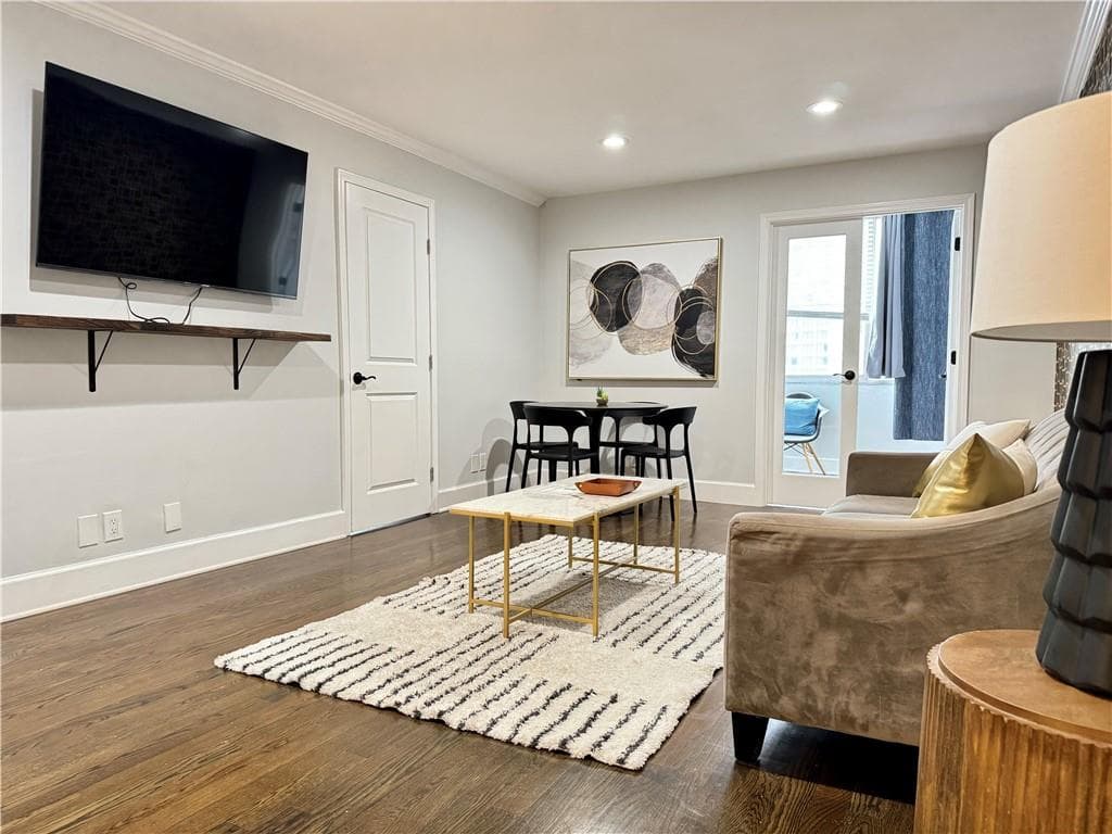 2 bedroom, 1 bathroom, 1,020 sq ft condominium for sale at 215 Piedmont Ave NE, Unit #1809, Atlanta, GA 30308
