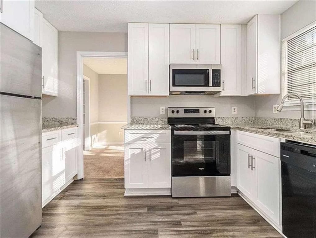 3 bedroom, 3 bathroom, 1,671 sq ft single family residence for sale at 474 Chartley Trail, Stone Mountain, GA 30083 — photo 4