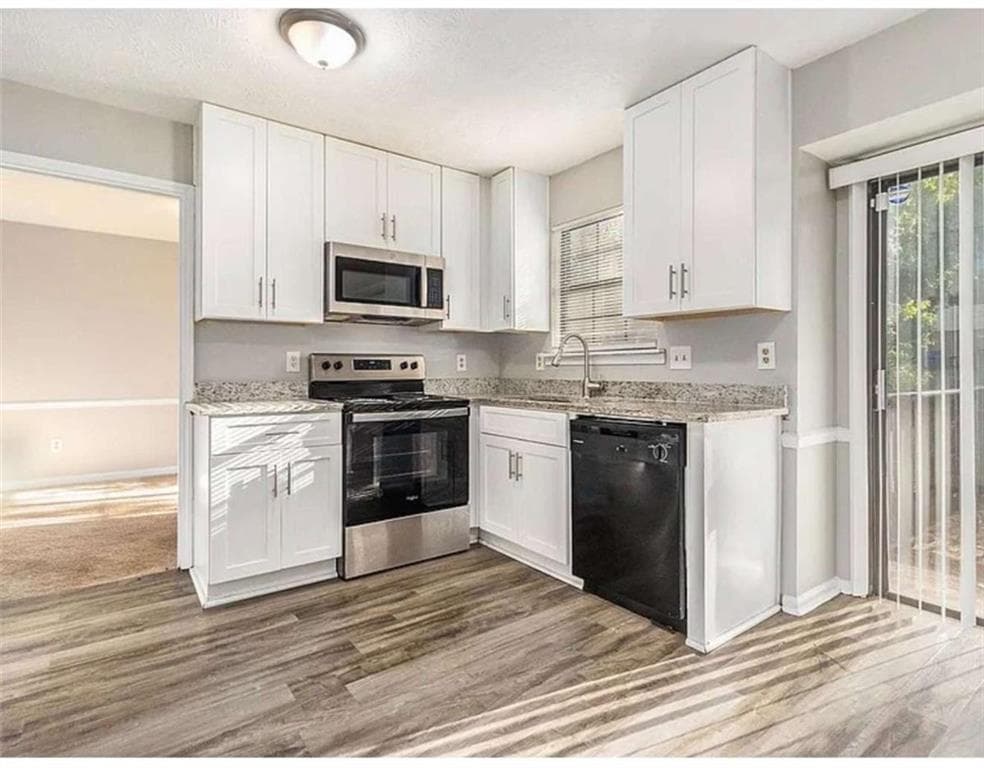3 bedroom, 3 bathroom, 1,671 sq ft single family residence for sale at 474 Chartley Trail, Stone Mountain, GA 30083 — photo 5