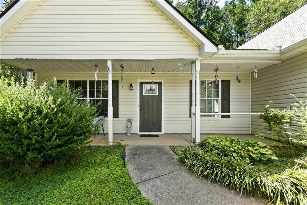 3 bedroom, 2 bathroom, 1,474 sq ft single family residence for sale at 315 Wild Turkey Lane, Locust Grove, GA 30248 — photo 4