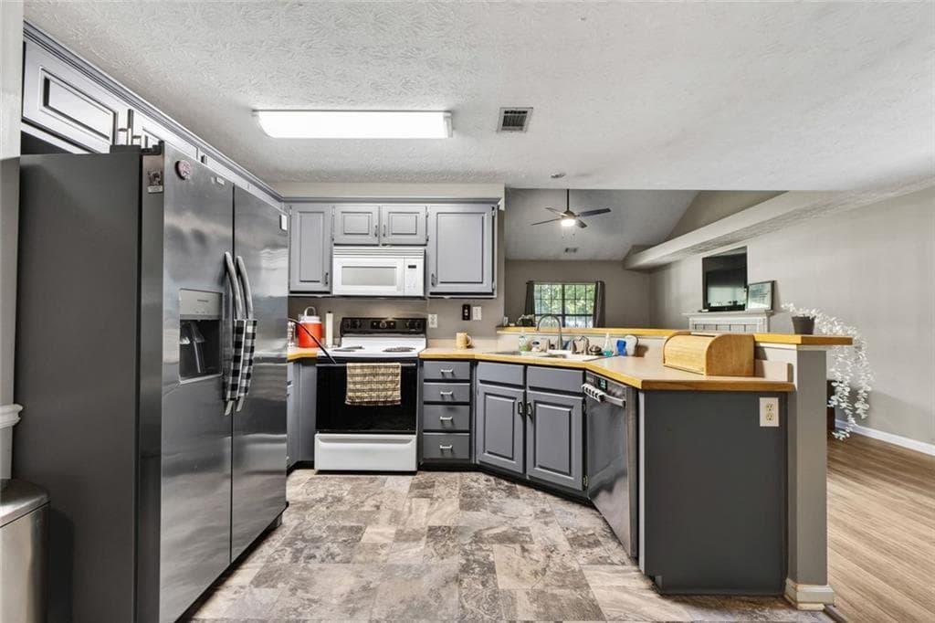 3 bedroom, 2 bathroom, 1,474 sq ft single family residence for sale at 315 Wild Turkey Lane, Locust Grove, GA 30248 — photo 7