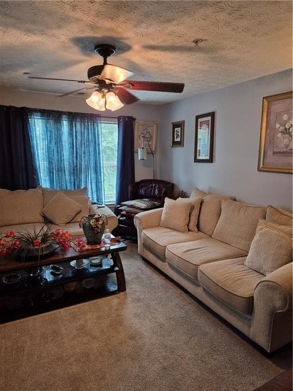 3 bedroom, 2 bathroom, 1,292 sq ft condominium for sale at 1301 Fairington Village Drive, Lithonia, GA 30038 — photo 3
