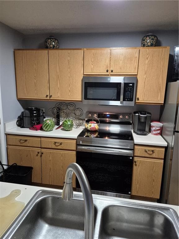 3 bedroom, 2 bathroom, 1,292 sq ft condominium for sale at 1301 Fairington Village Drive, Lithonia, GA 30038 — photo 7