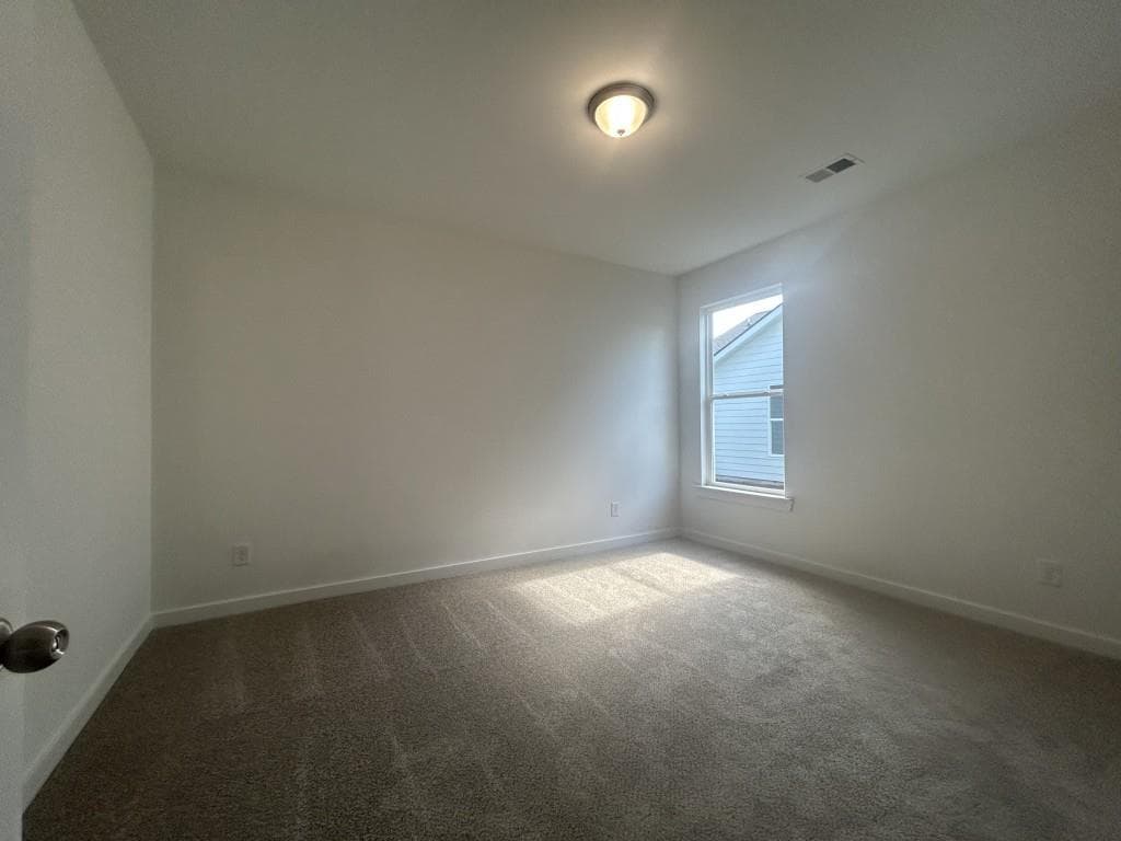 3 bedroom, 2 bathroom, 2,217 sq ft single family residence under contract at 370 Crimson Feather Drive, Jefferson, GA 30549 — photo 4