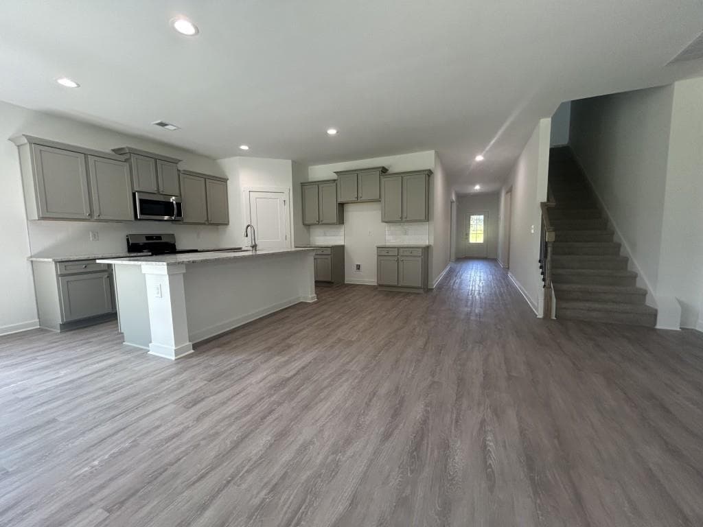 3 bedroom, 2 bathroom, 2,217 sq ft single family residence under contract at 370 Crimson Feather Drive, Jefferson, GA 30549 — photo 10