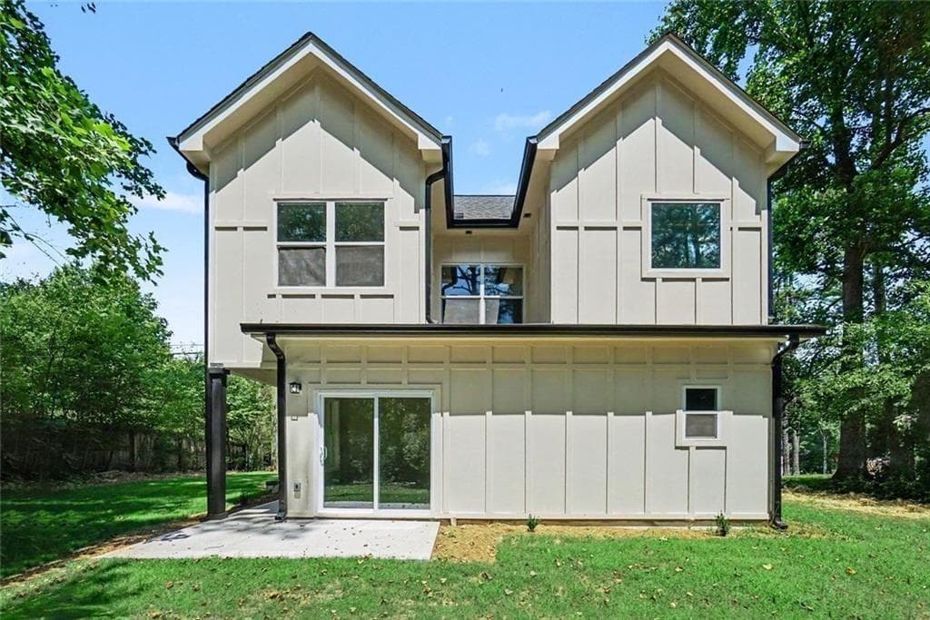 2 bedroom, 3 bathroom, 1,506 sq ft single family residence for sale at 6320 Crystal Cove Trail, Gainesville, GA 30506 — photo 2