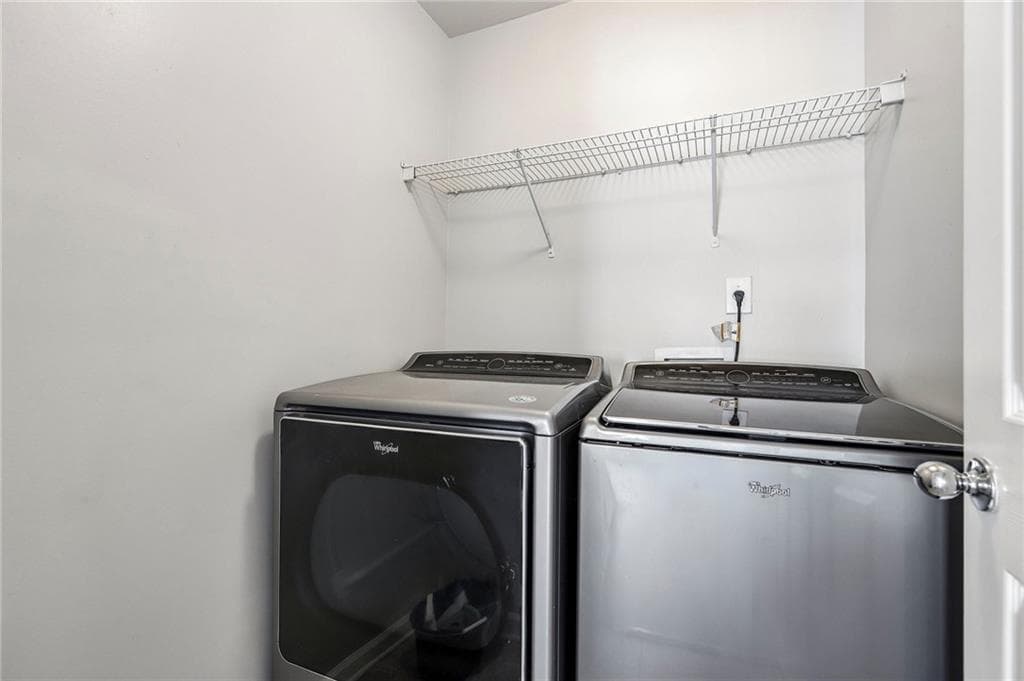 3 bedroom, 3 bathroom, 1,662 sq ft single family residence for sale at 606 Lofty Lane, Atlanta, GA 30331 — photo 4