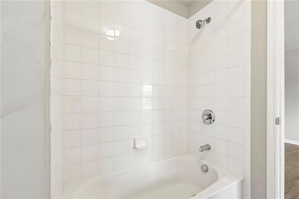 3 bedroom, 3 bathroom, 1,662 sq ft single family residence for sale at 606 Lofty Lane, Atlanta, GA 30331 — photo 7