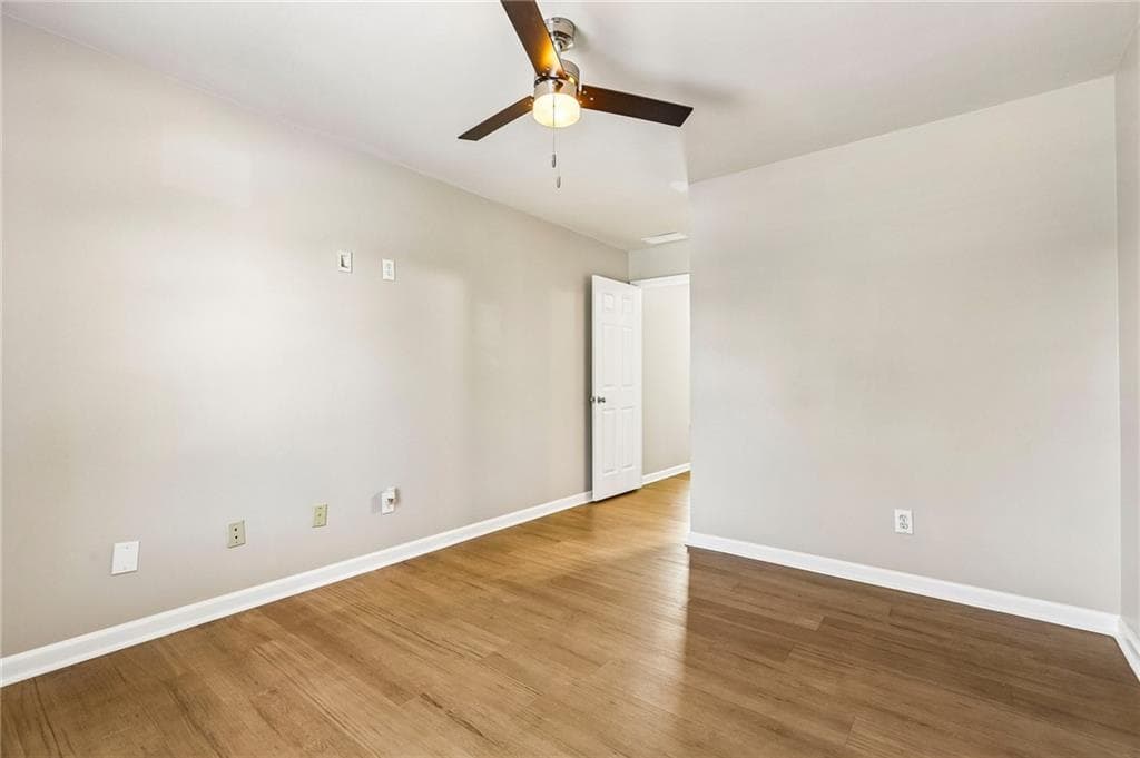 3 bedroom, 3 bathroom, 1,662 sq ft single family residence for sale at 606 Lofty Lane, Atlanta, GA 30331 — photo 9