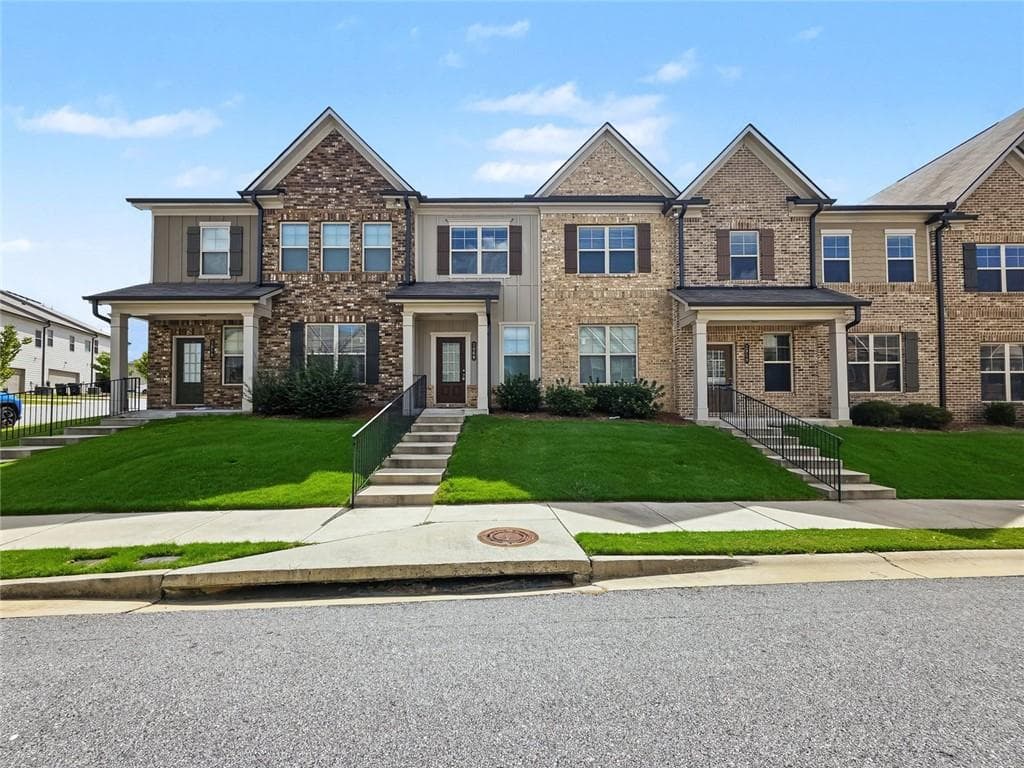 3 bedroom, 3 bathroom, 2,268 sq ft townhouse for sale at 2969 Weyhill Trail, Buford, GA 30519 — photo 4