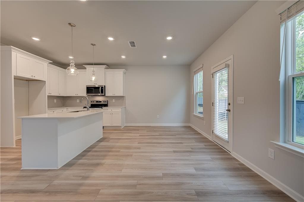 4 bedroom, 3 bathroom, 2,102 sq ft single family residence for sale at 330 Bedford Trace, Conyers, GA 30094 — photo 8