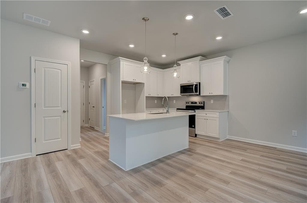 4 bedroom, 3 bathroom, 2,102 sq ft single family residence for sale at 330 Bedford Trace, Conyers, GA 30094 — photo 9