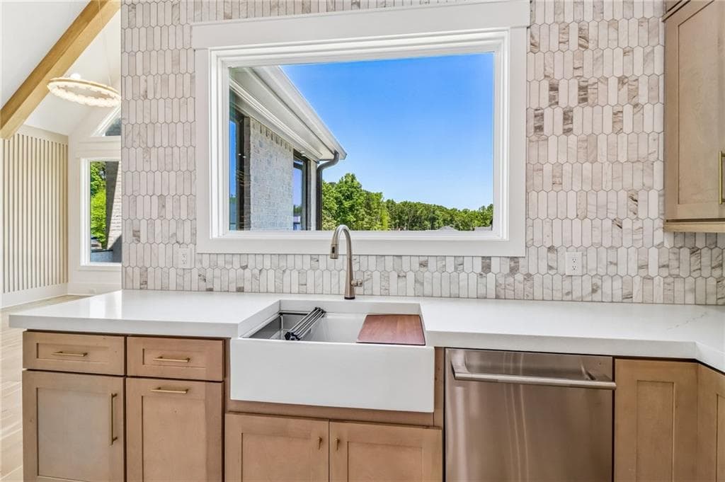 5 bedroom, 6 bathroom, 7,375 sq ft single family residence for sale at 3207 Thompson Mill Rd, Buford, GA 30519 — photo 9