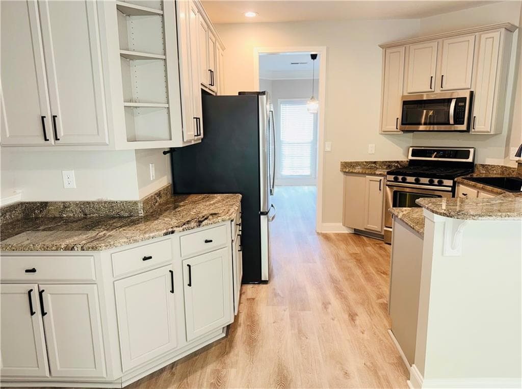 4 bedroom, 3 bathroom, 2,607 sq ft single family residence for sale at 2887 Montview Drive, Marietta, GA 30060 — photo 4