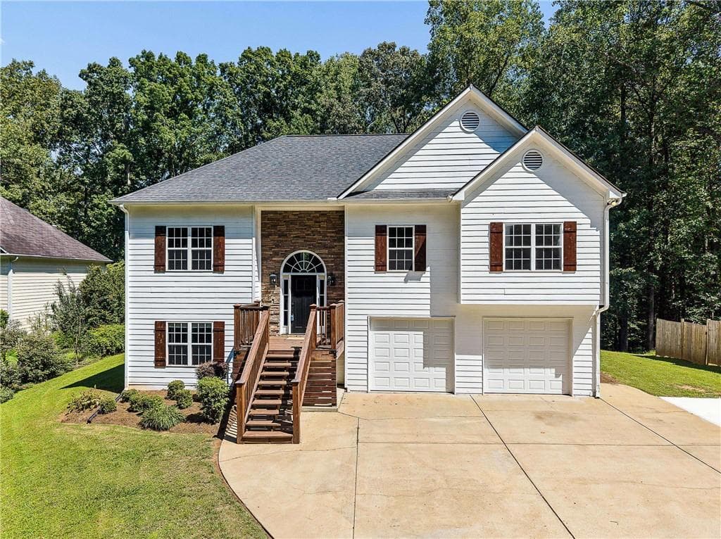 4 bedroom, 3 bathroom, 2,476 sq ft single family residence for sale at 3910 Mountain View Road, Kennesaw, GA 30152