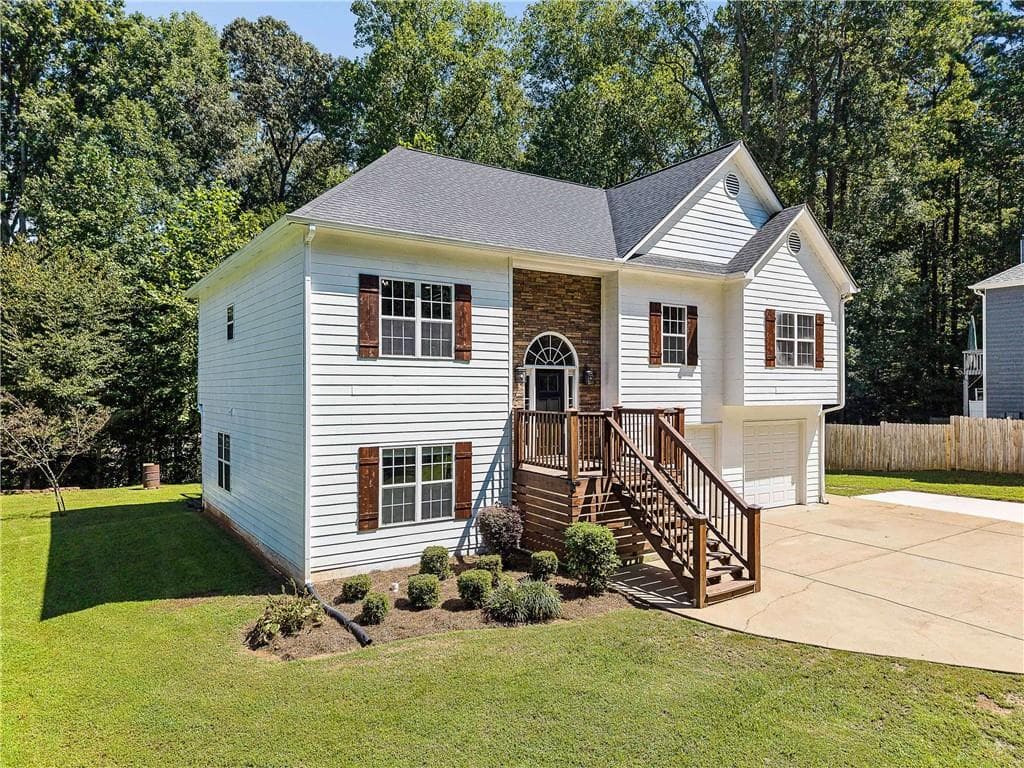 4 bedroom, 3 bathroom, 2,476 sq ft single family residence for sale at 3910 Mountain View Road, Kennesaw, GA 30152 — photo 2