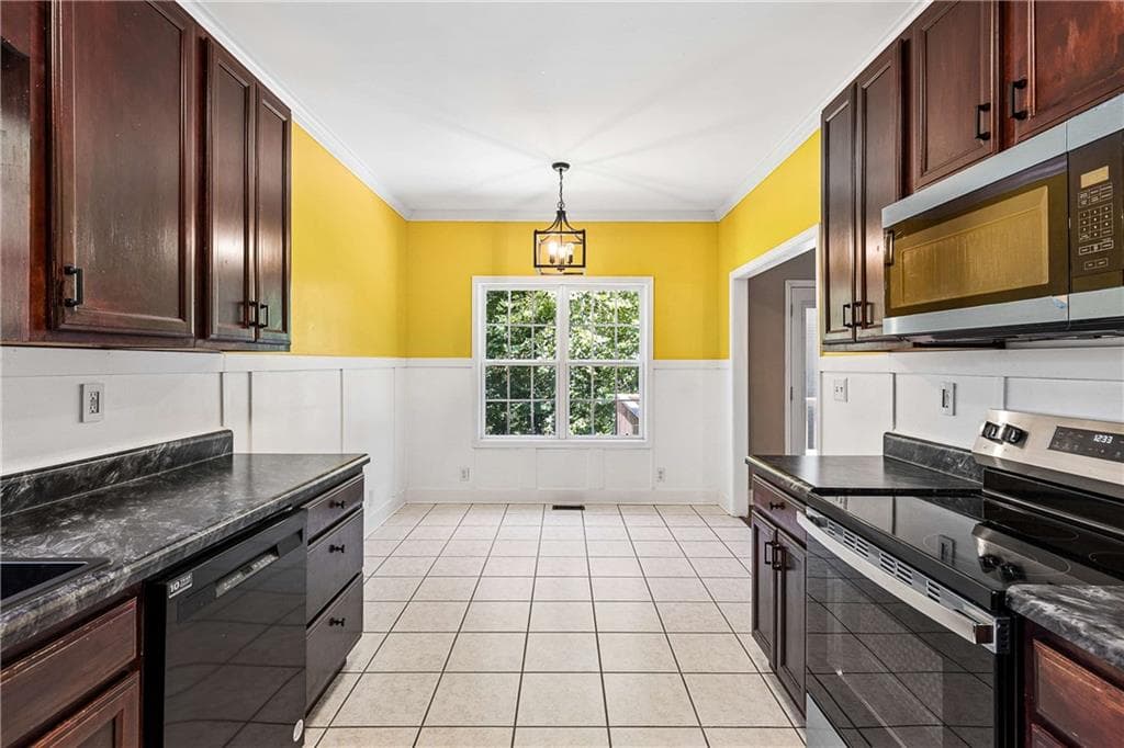 4 bedroom, 3 bathroom, 2,476 sq ft single family residence for sale at 3910 Mountain View Road, Kennesaw, GA 30152 — photo 9
