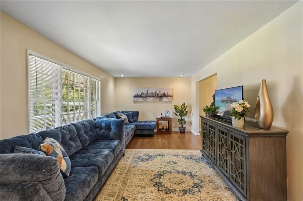 4 bedroom, 3 bathroom, 228 sq ft single family residence for sale at 3076 Briarleaf Drive, Decatur, GA 30034 — photo 3