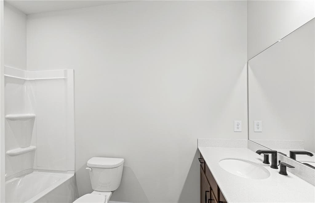 4 bedroom, 4 bathroom, 2,387 sq ft single family residence for sale at 7132 Maple Brook Lane, Flowery Branch, GA 30542 — photo 8