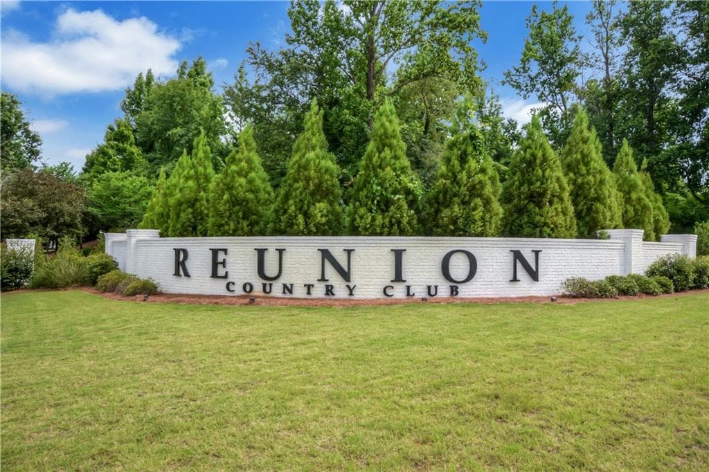 4 bedroom, 4 bathroom, 2,387 sq ft single family residence for sale at 7132 Maple Brook Lane, Flowery Branch, GA 30542 — photo 9