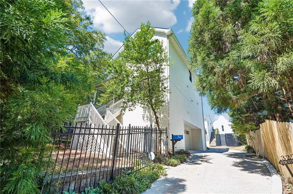 3 bedroom, 3 bathroom, 2,220 sq ft single family residence for sale at 322 8th Street, Atlanta, GA 30309 — photo 3