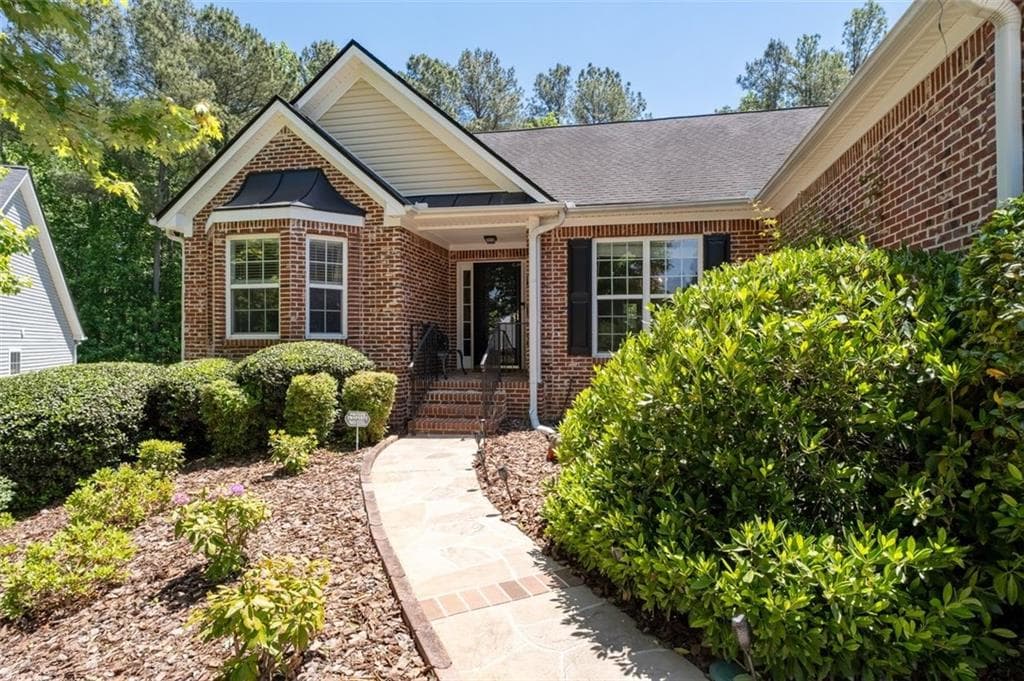 3 bedroom, 3 bathroom, 3,243 sq ft single family residence for sale at 4057 Roslindale Lane, Buford, GA 30519 — photo 4