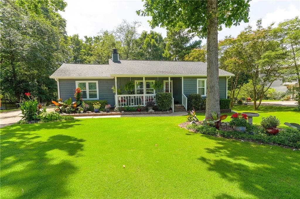3 bedroom, 2 bathroom, 1,362 sq ft single family residence for sale at 2674 SARDIS Drive, Buford, GA 30519 — photo 2
