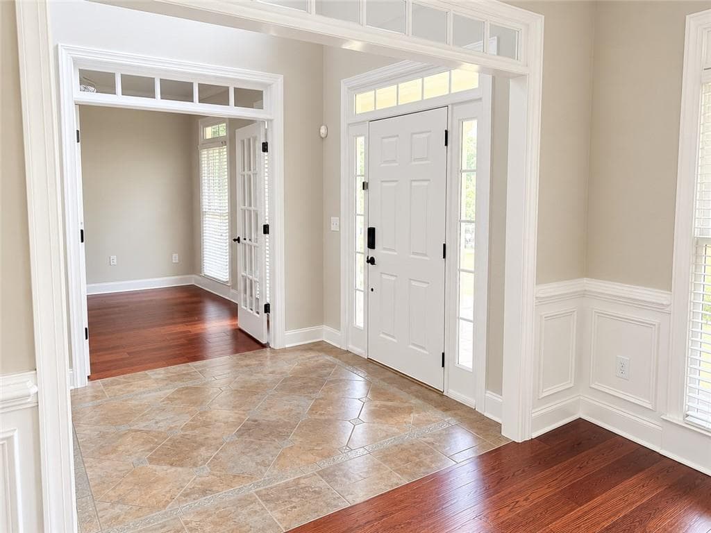 5 bedroom, 3 bathroom, 2,694 sq ft single family residence for sale at 2285 Heritage Green Court, Marietta, GA 30064 — photo 9