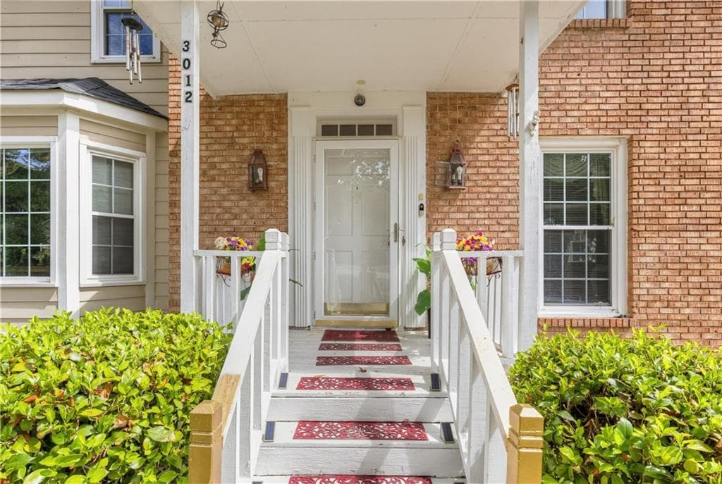 4 bedroom, 3 bathroom, 3,517 sq ft single family residence for sale at 3012 Overwood Lane, Snellville, GA 30078 — photo 6