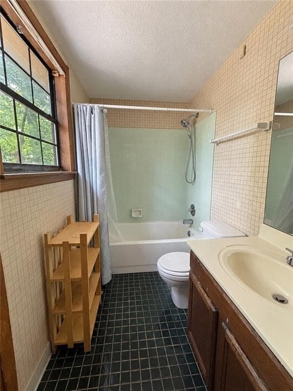 4 bedroom, 3 bathroom, 2,562 sq ft single family residence under contract at 3893 Nowlin Road, Kennesaw, GA 30144 — photo 10