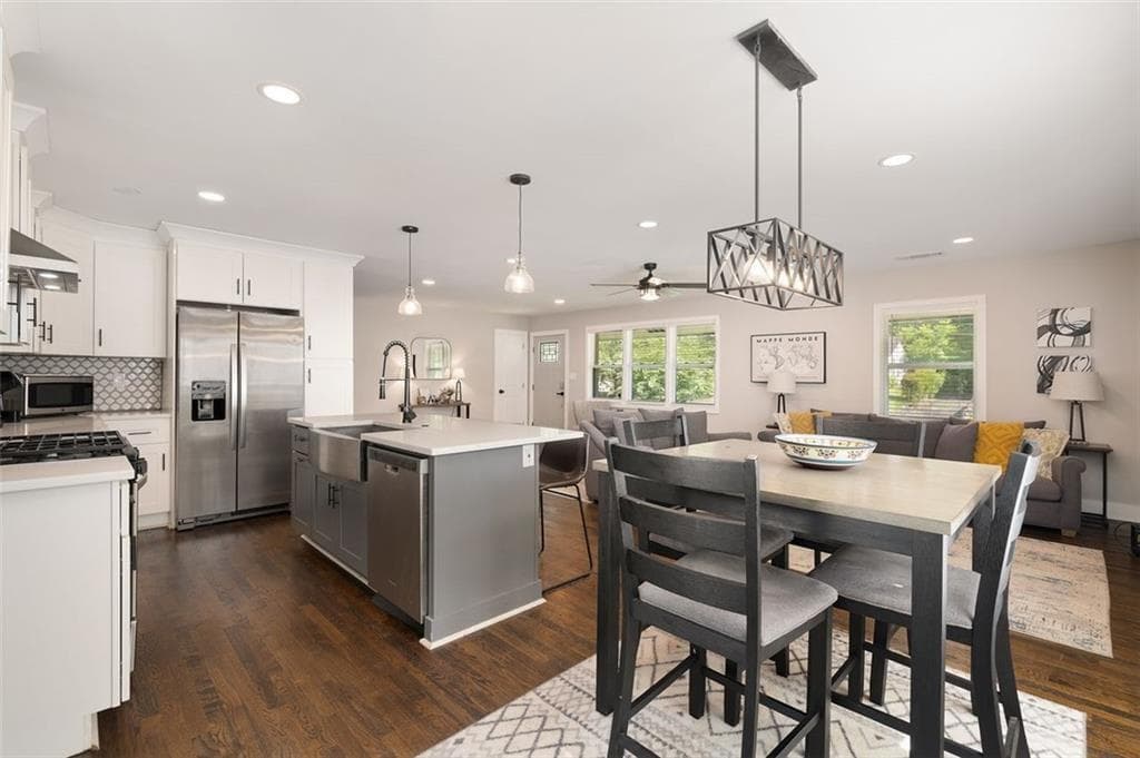 3 bedroom, 2 bathroom, 1,300 sq ft single family residence for sale at 2266 Carver Drive, Atlanta, GA 30314 — photo 5
