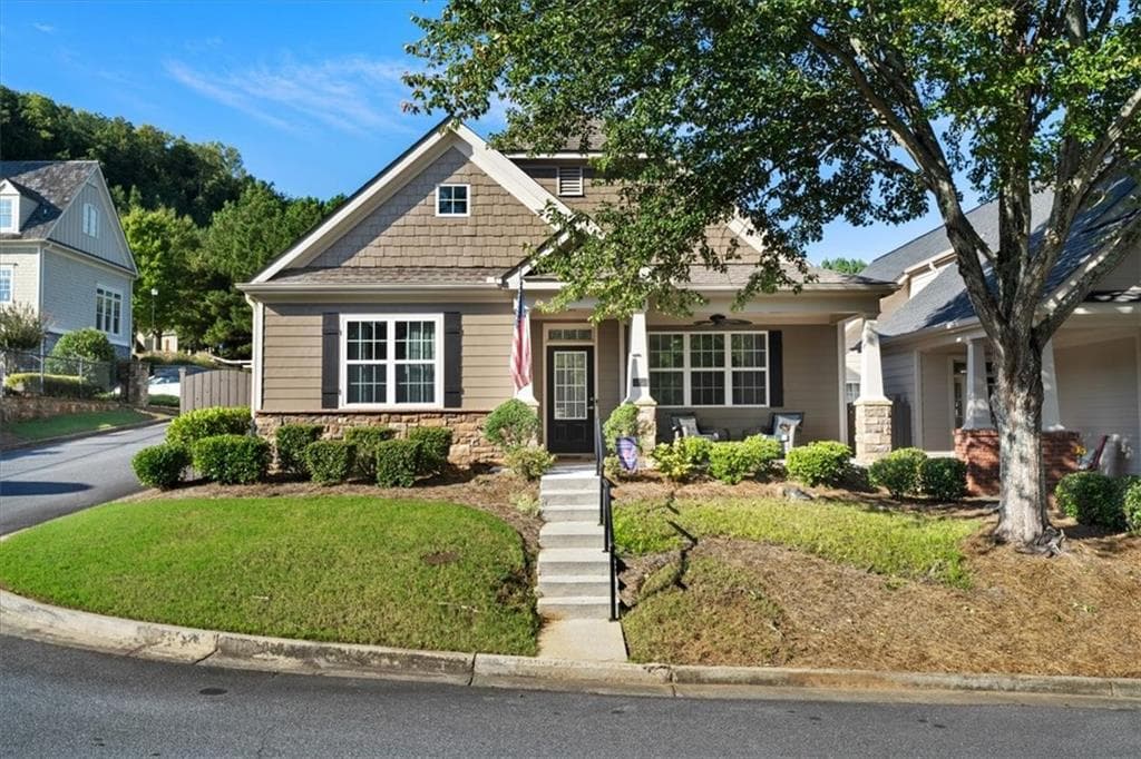 2 bedroom, 2 bathroom, 1,458 sq ft single family residence for sale at 301 Glens Way, Woodstock, GA 30188 — photo 2