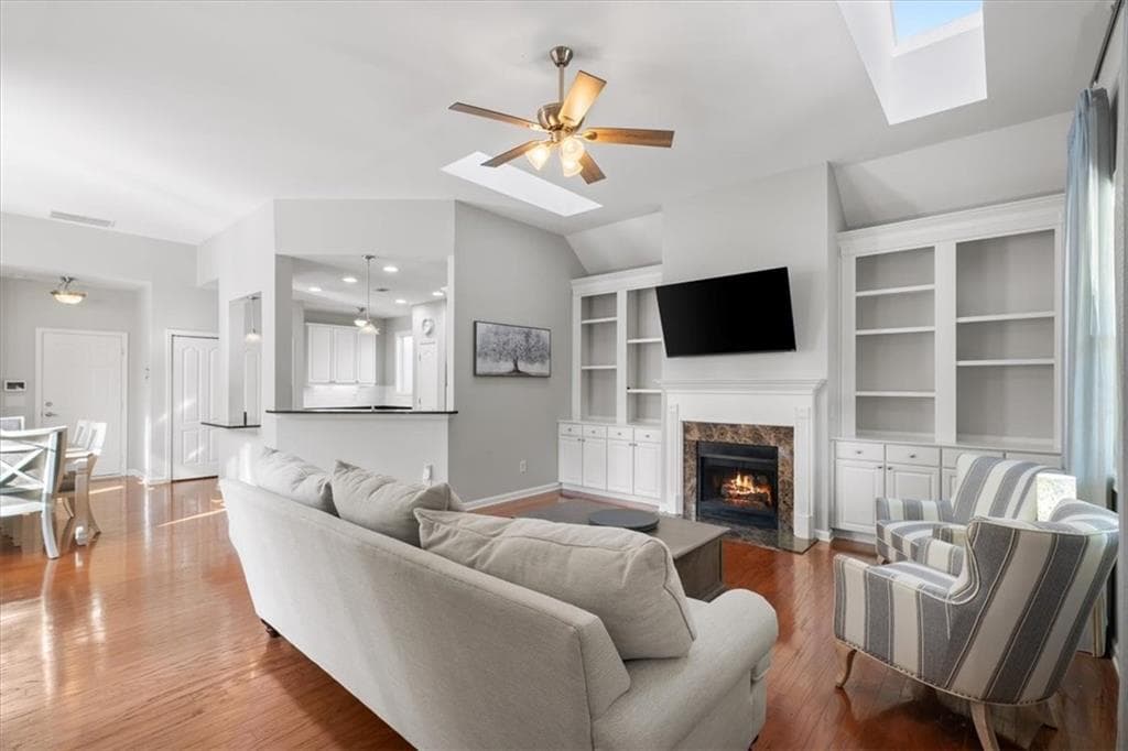 2 bedroom, 2 bathroom, 1,458 sq ft single family residence for sale at 301 Glens Way, Woodstock, GA 30188 — photo 5
