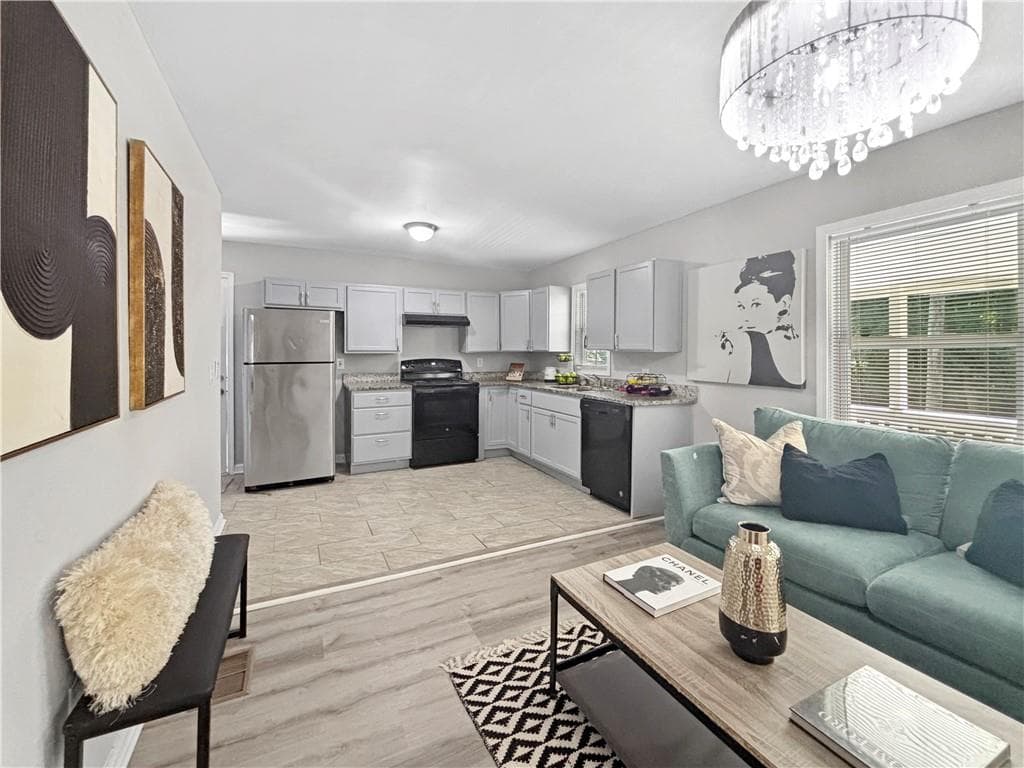 3 bedroom, 2 bathroom, 948 sq ft single family residence for sale at 1457 Richland Road, Atlanta, GA 30310 — photo 5