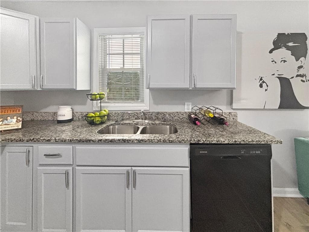 3 bedroom, 2 bathroom, 948 sq ft single family residence for sale at 1457 Richland Road, Atlanta, GA 30310 — photo 6