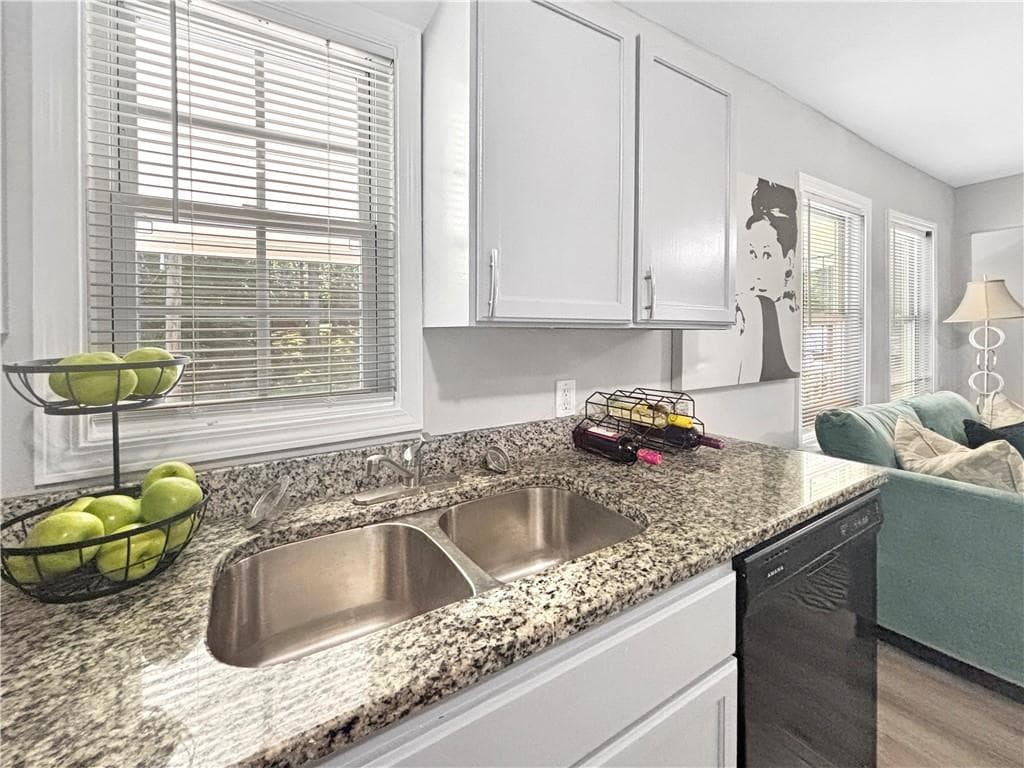 3 bedroom, 2 bathroom, 948 sq ft single family residence for sale at 1457 Richland Road, Atlanta, GA 30310 — photo 10