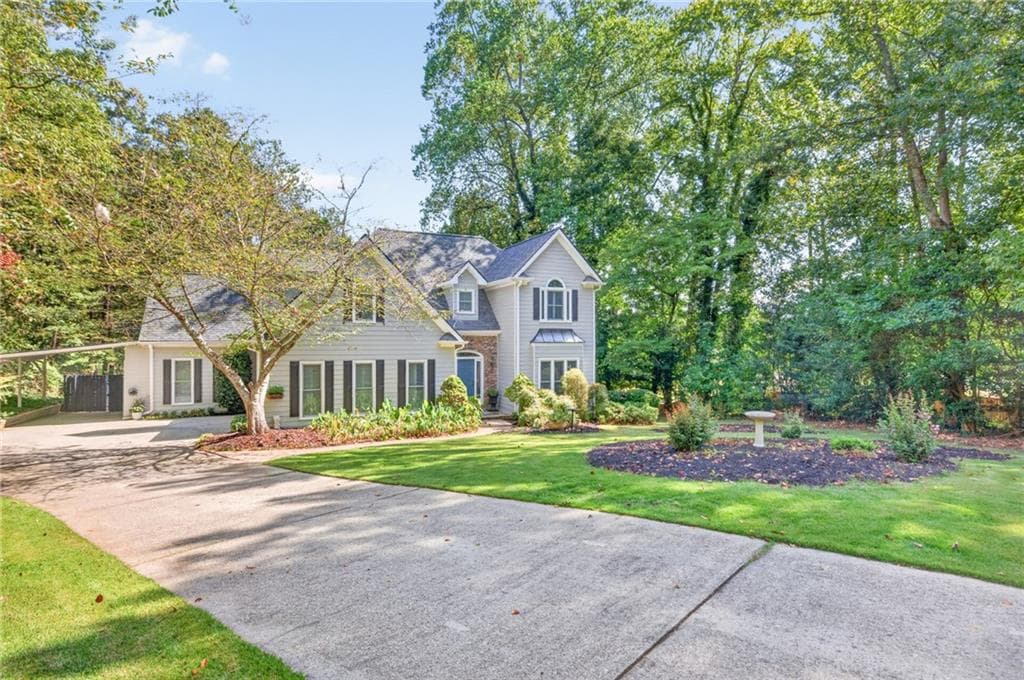 5 bedroom, 4 bathroom, 4,234 sq ft single family residence for sale at 3520 Habersham Club Drive, Cumming, GA 30041 — photo 2
